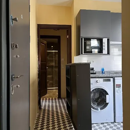 Comfy Flat With Balcony Near Taksim Square Istambul