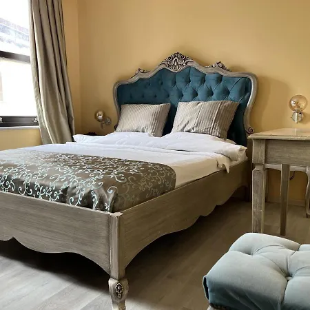 Comfy Flat With Balcony Near Taksim Square *